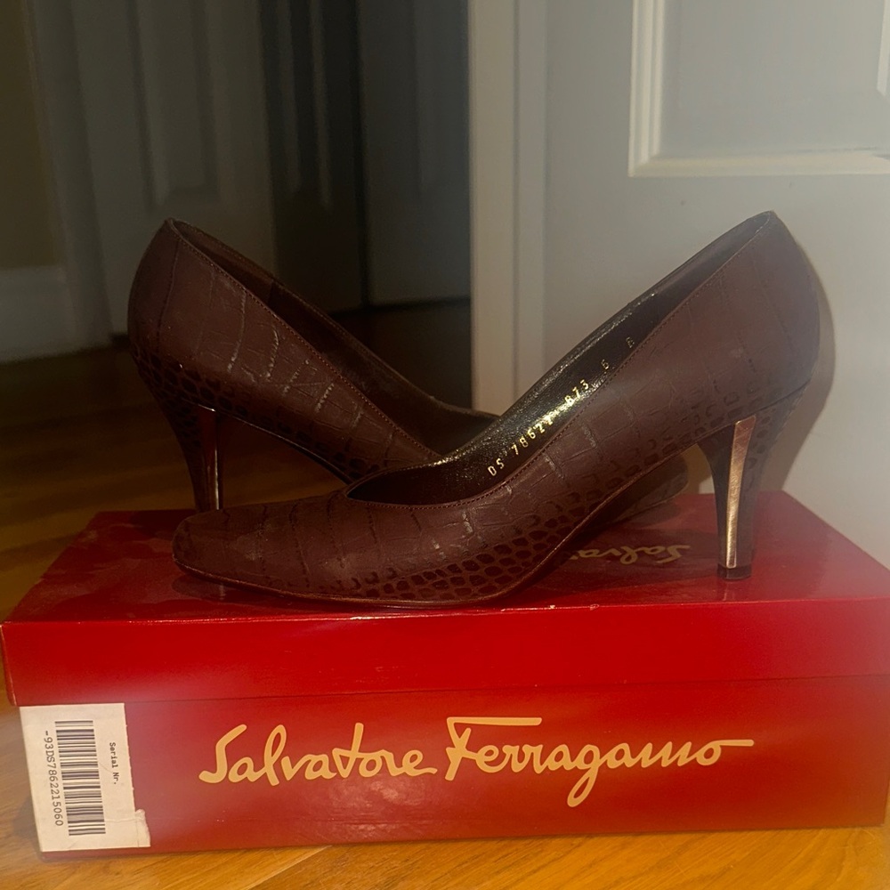 Vintage Salvatore Ferragamo Dark Brown Croc-Embossed Heels